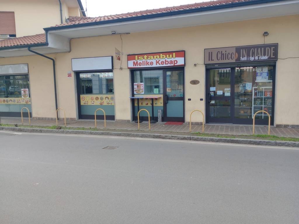 negozio in vendita a Garbagnate Milanese
