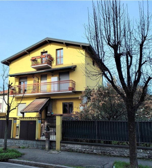 appartamento in vendita a Garbagnate Milanese
