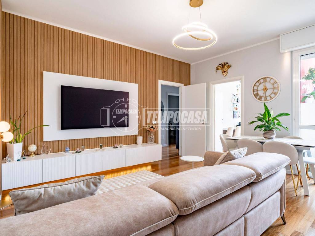 appartamento in vendita a Garbagnate Milanese