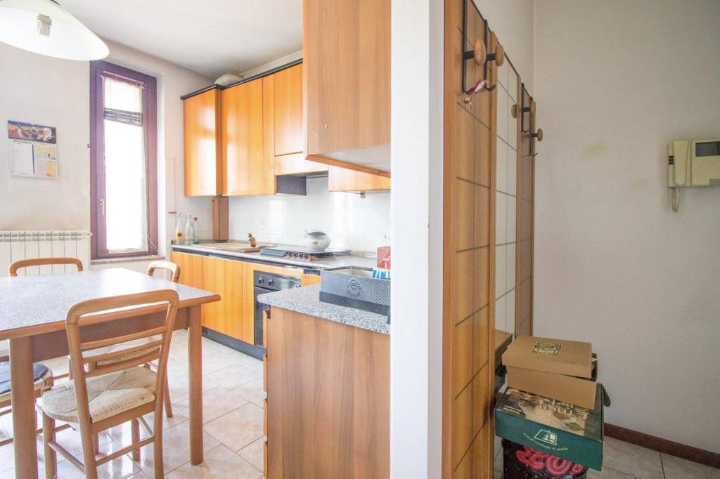 appartamento in vendita a Garbagnate Milanese in zona Bariana