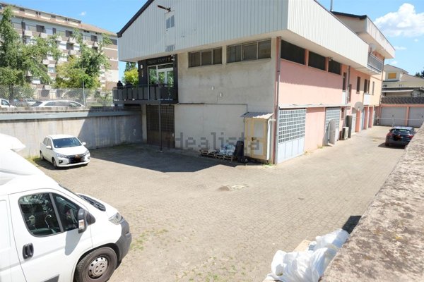 negozio in vendita a Garbagnate Milanese