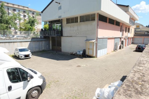 negozio in vendita a Garbagnate Milanese
