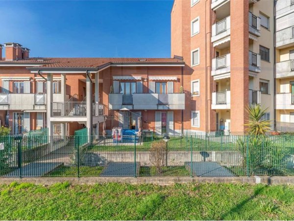 appartamento in vendita a Garbagnate Milanese