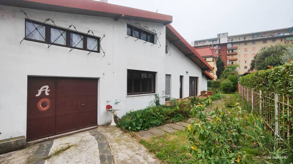 casa indipendente in vendita a Garbagnate Milanese