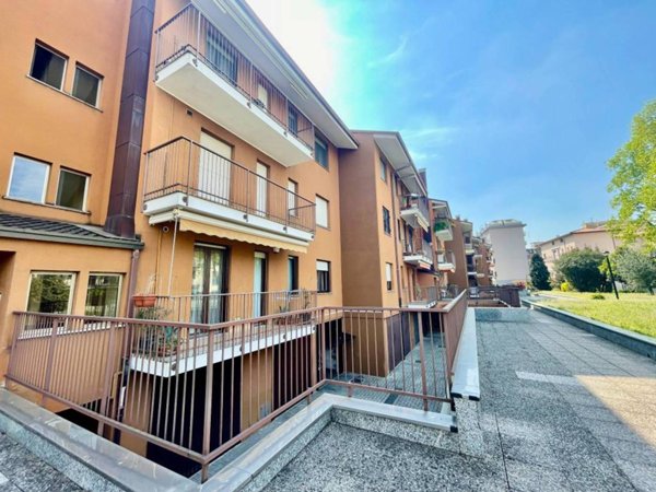appartamento in vendita a Garbagnate Milanese