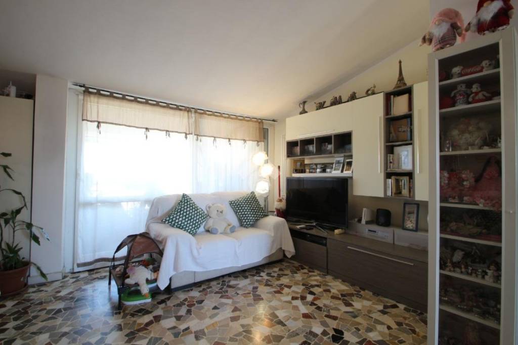 appartamento in vendita a Garbagnate Milanese