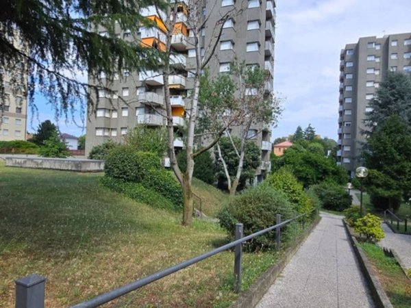 appartamento in vendita a Garbagnate Milanese