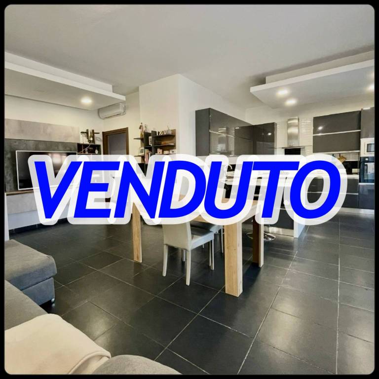 appartamento in vendita a Garbagnate Milanese in zona Bariana