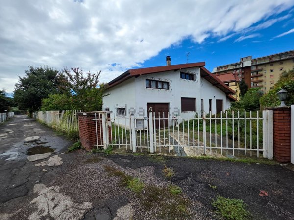 casa indipendente in vendita a Garbagnate Milanese
