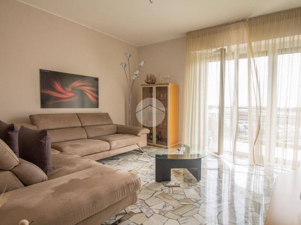 appartamento in vendita a Garbagnate Milanese