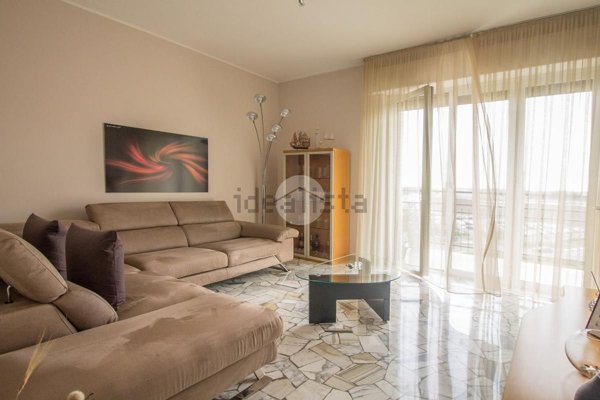 appartamento in vendita a Garbagnate Milanese