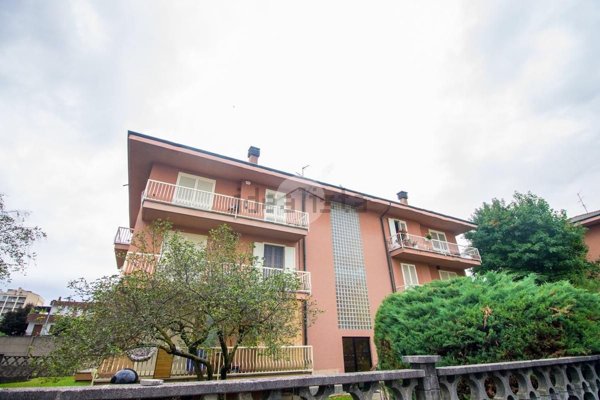 appartamento in vendita a Garbagnate Milanese