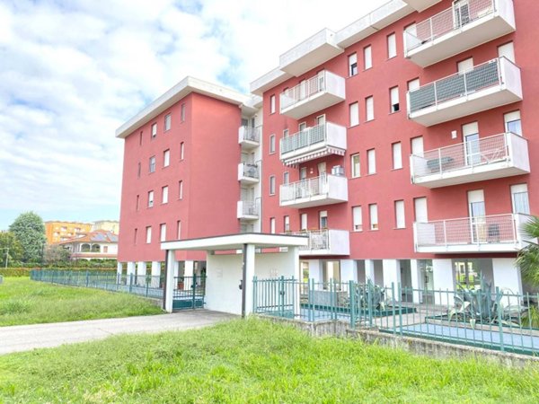 appartamento in vendita a Garbagnate Milanese