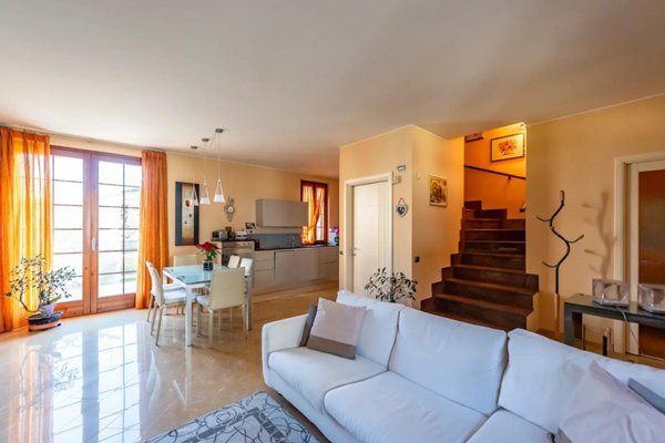 casa indipendente in vendita a Garbagnate Milanese