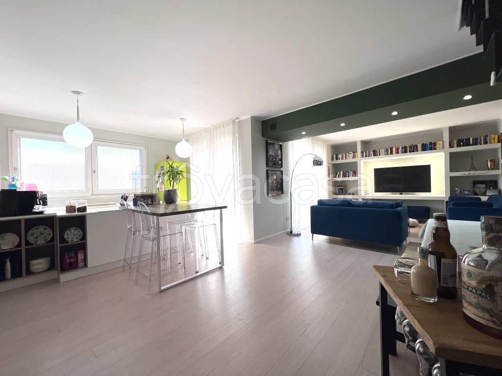 appartamento in vendita a Garbagnate Milanese