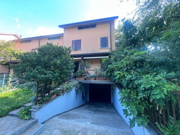 casa indipendente in vendita a Garbagnate Milanese