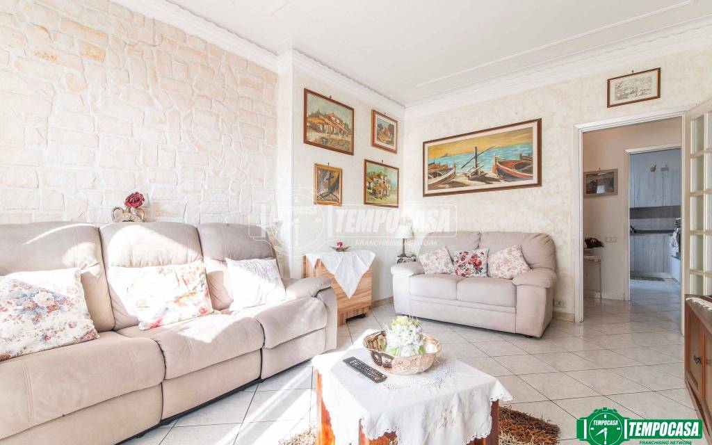 appartamento in vendita a Garbagnate Milanese