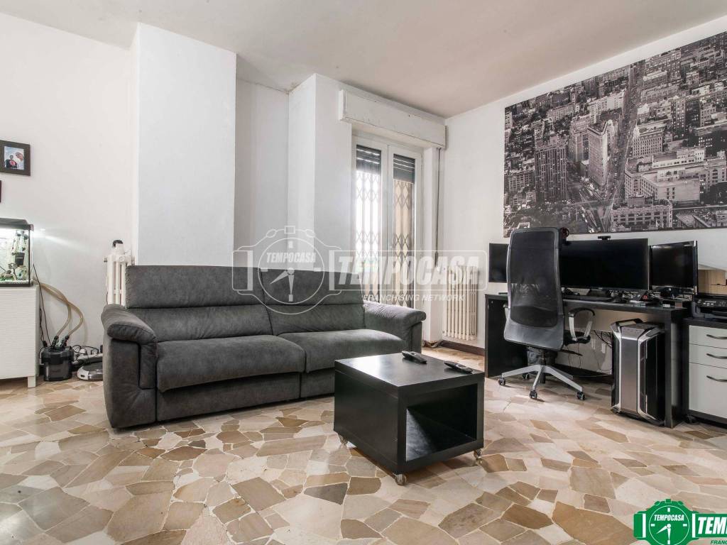 appartamento in vendita a Garbagnate Milanese