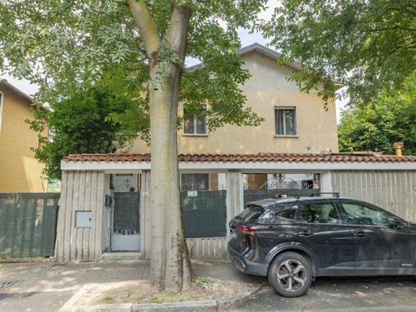 casa indipendente in vendita a Garbagnate Milanese