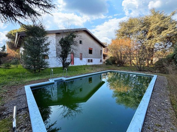 casa indipendente in vendita a Garbagnate Milanese
