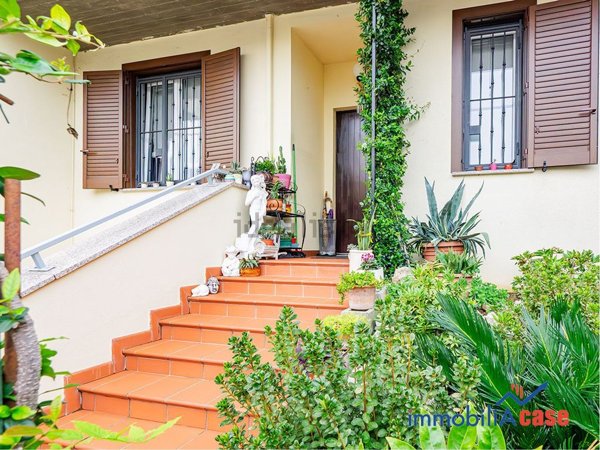 casa indipendente in vendita a Garbagnate Milanese