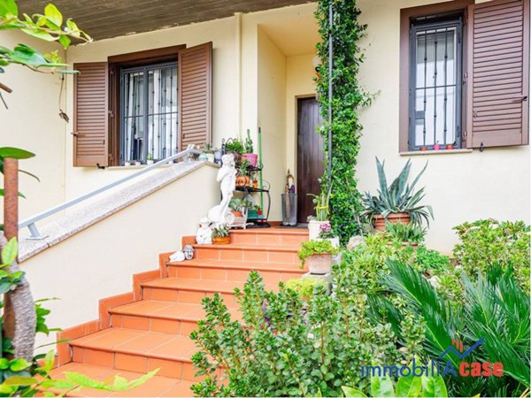 casa indipendente in vendita a Garbagnate Milanese