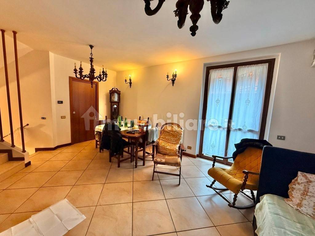 casa indipendente in vendita a Garbagnate Milanese