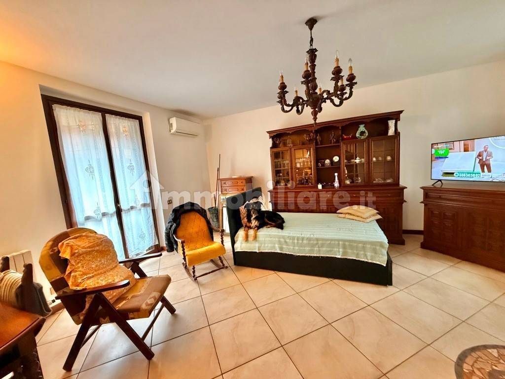 casa indipendente in vendita a Garbagnate Milanese