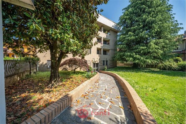 appartamento in vendita a Garbagnate Milanese