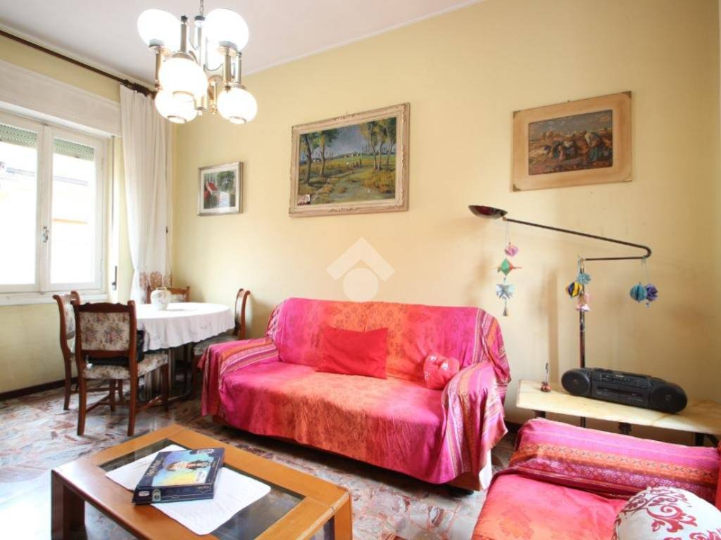 appartamento in vendita a Garbagnate Milanese in zona Bariana