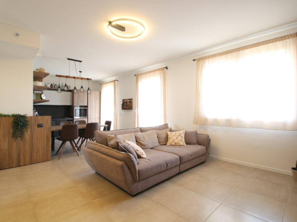 appartamento in vendita a Garbagnate Milanese