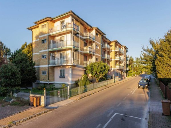 appartamento in vendita a Garbagnate Milanese