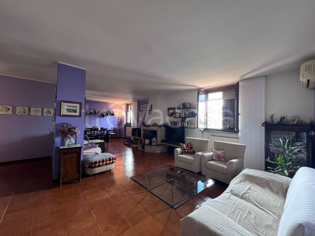 appartamento in vendita a Garbagnate Milanese