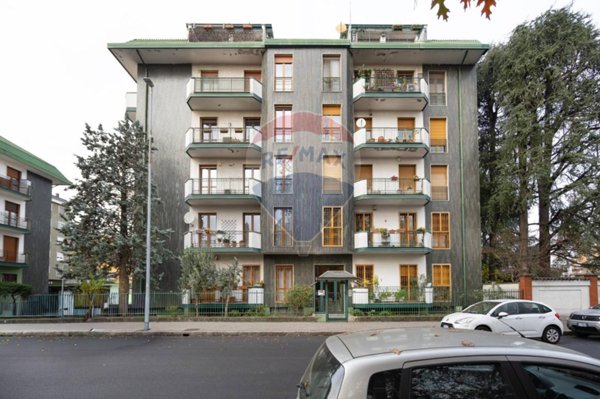 appartamento in vendita a Garbagnate Milanese