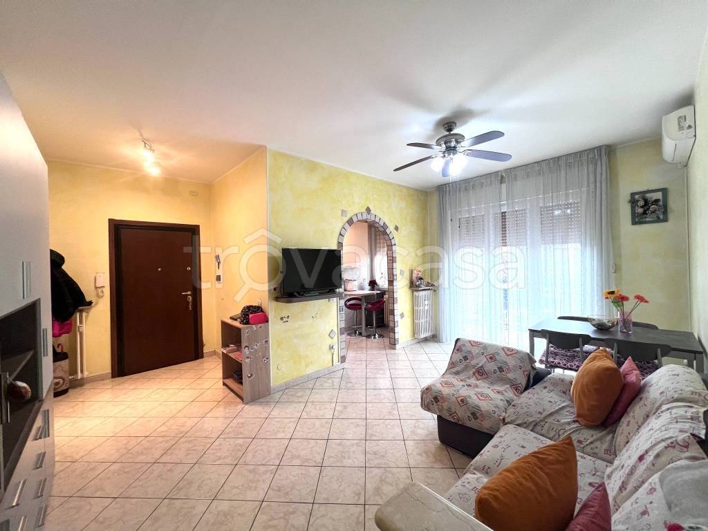 appartamento in vendita a Garbagnate Milanese