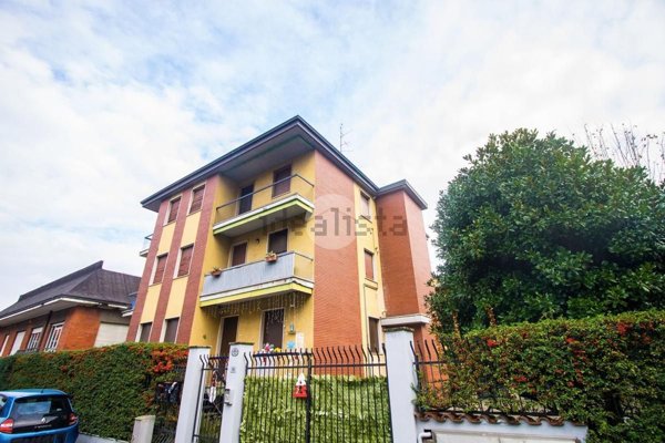 appartamento in vendita a Garbagnate Milanese