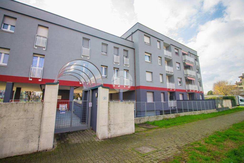 appartamento in vendita a Garbagnate Milanese in zona Bariana