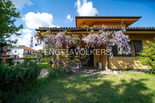 casa indipendente in vendita a Garbagnate Milanese