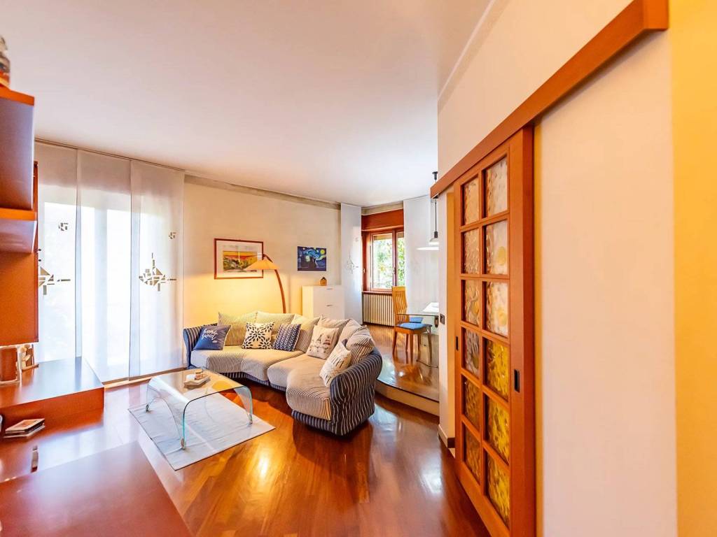 appartamento in vendita a Garbagnate Milanese