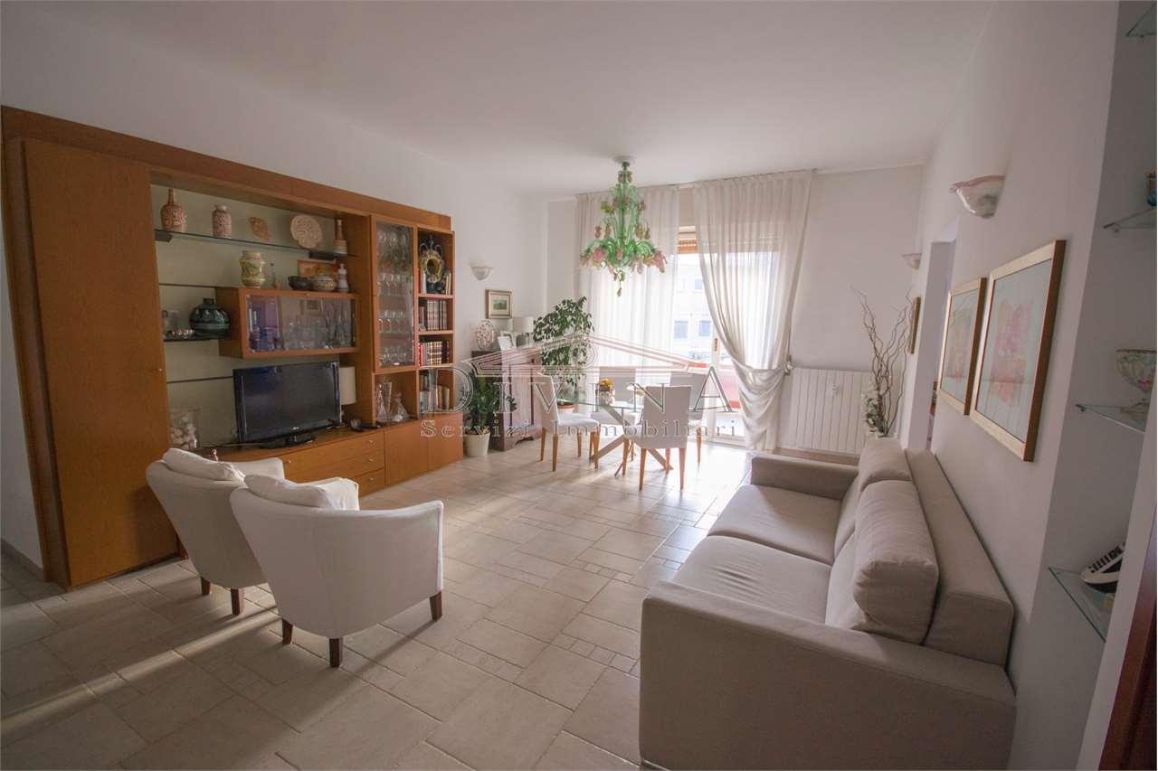 appartamento in vendita a Garbagnate Milanese