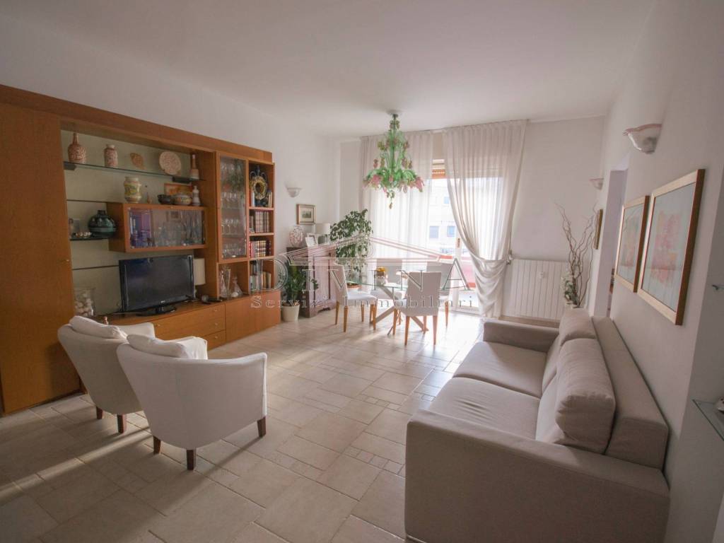 appartamento in vendita a Garbagnate Milanese