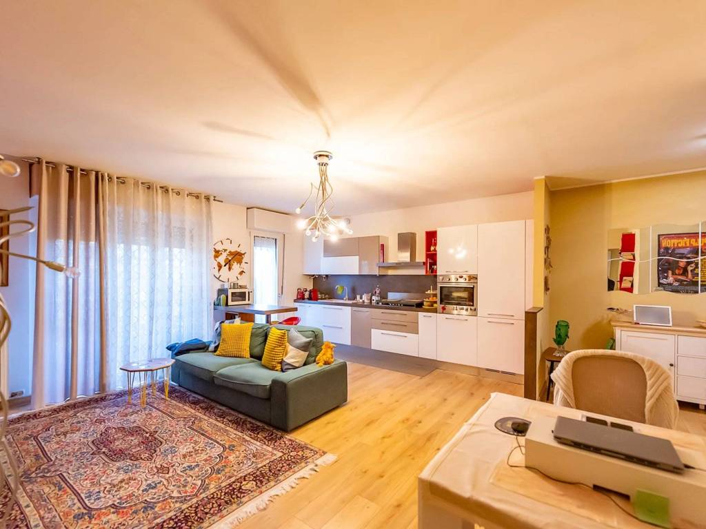 appartamento in vendita a Garbagnate Milanese