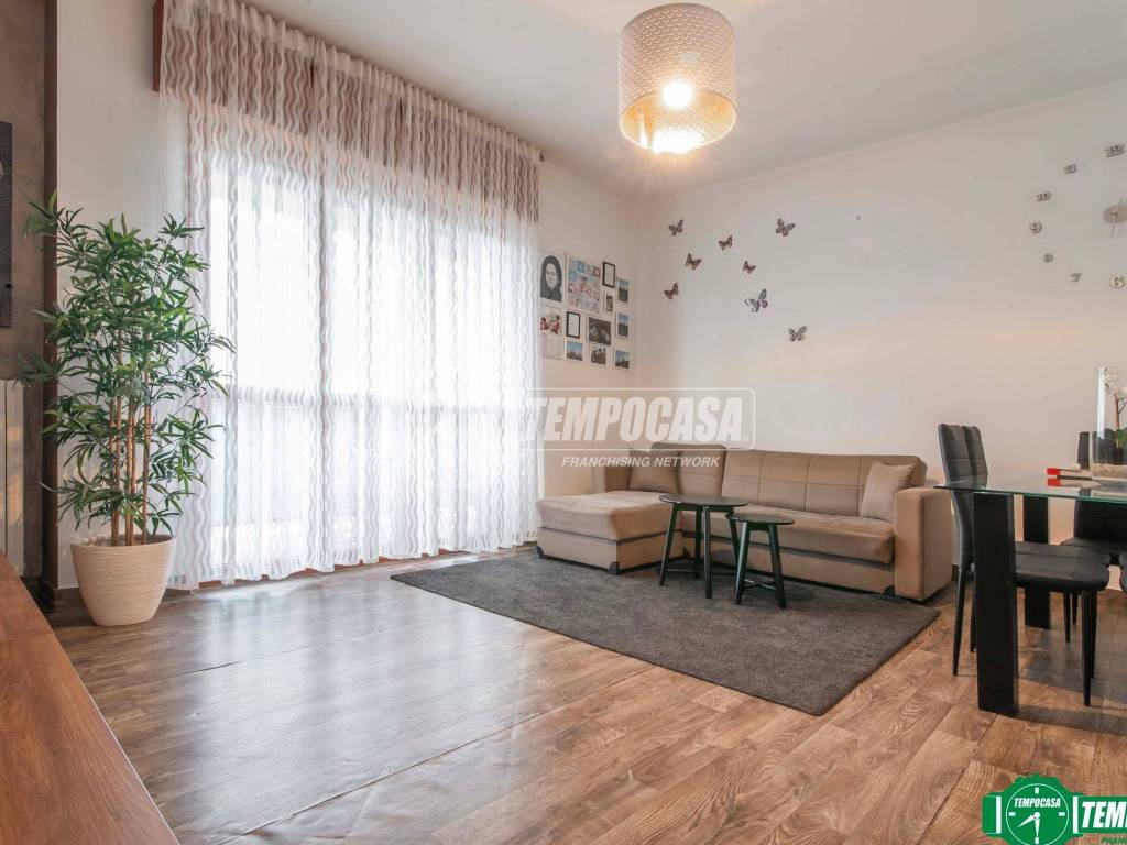 appartamento in vendita a Garbagnate Milanese