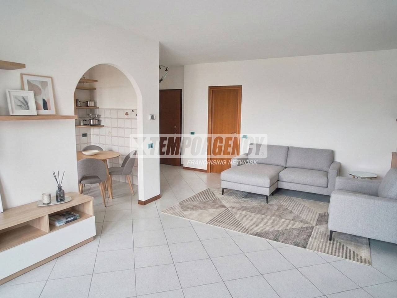 appartamento in vendita a Garbagnate Milanese in zona Bariana