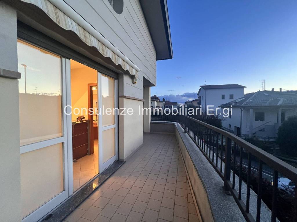 appartamento in vendita a Garbagnate Milanese