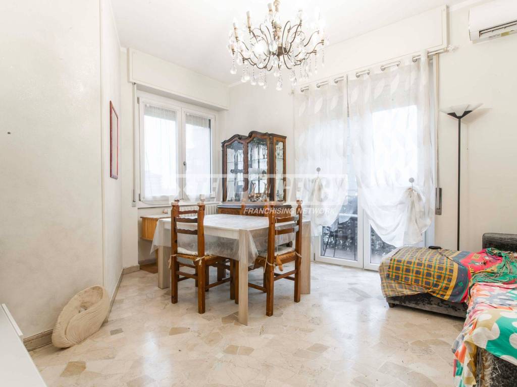 appartamento in vendita a Garbagnate Milanese