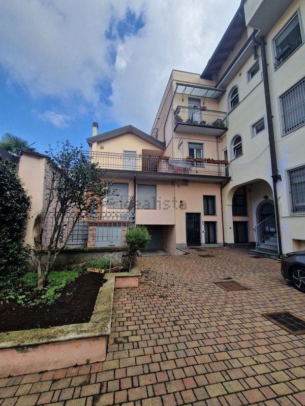 appartamento in vendita a Garbagnate Milanese