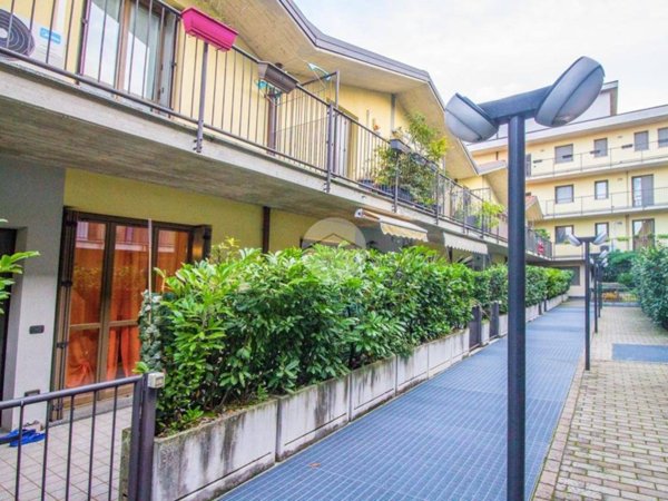 appartamento in vendita a Garbagnate Milanese