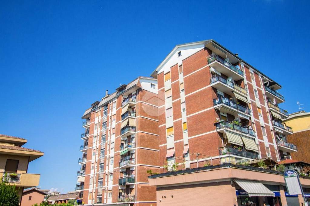 appartamento in vendita a Garbagnate Milanese