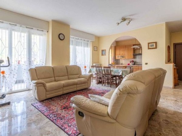 appartamento in vendita a Garbagnate Milanese